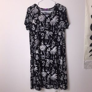Black & White Palm-Print Short Sleeve Dress